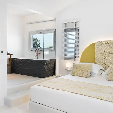 Vila Emfasis Luxury With Heated Jacuzzi-sunset View Fira (Santorini)