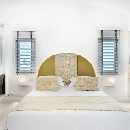 Vila Emfasis Luxury With Heated Jacuzzi-sunset View Fira (Santorini)