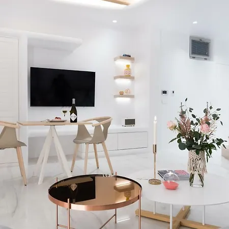 Villa Emfasis Luxury Fira (Santorini)