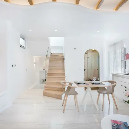 Emfasis Luxury Fira (Santorini)