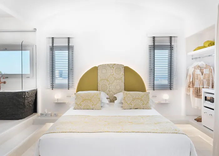 Emfasis Luxury With Heated Jacuzzi-sunset View Villa Fira (Santorini)