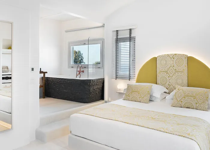 Villa Emfasis Luxury Fira (Santorini)