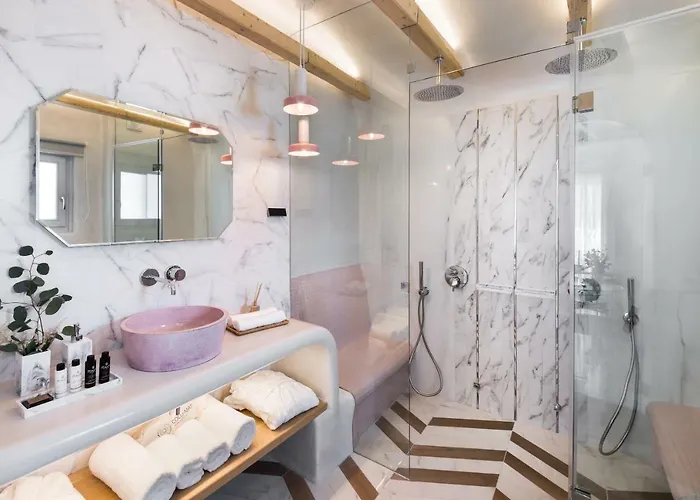 Villa Emfasis Luxury Fira (Santorini)