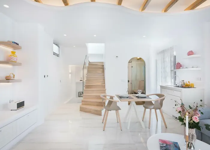 Emfasis Luxury Fira (Santorini)