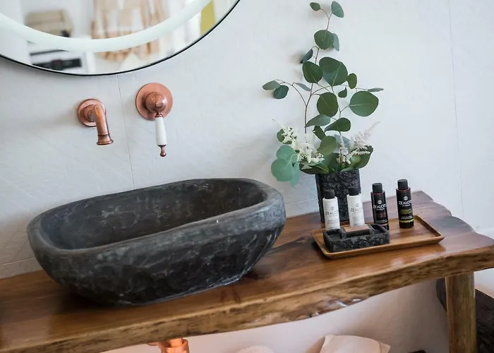 Emfasis Luxury Villa *