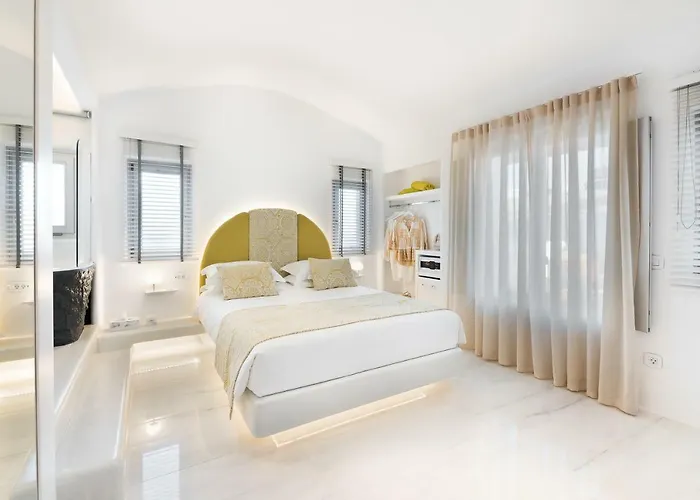 Willa Emfasis Luxury With Heated Jacuzzi-sunset View Fira (Santorini)